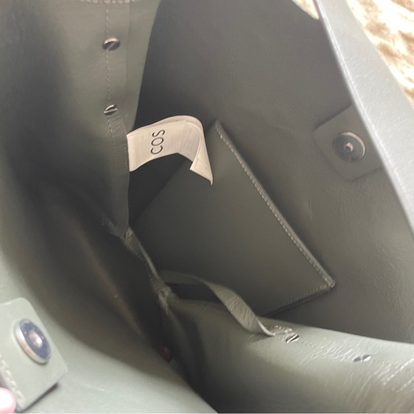 COS Medium Shopper Grained Leather Tote - Picture 5 of 14